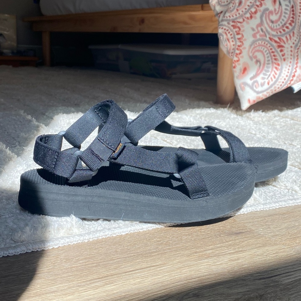 Teva Mid-platform sandals, black, women’s size 9, GREAT CONDITION